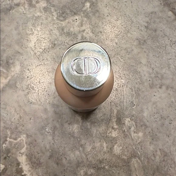 Dior Backstage Face and Body Foundation- 0.5 N - Picture 3 of 4